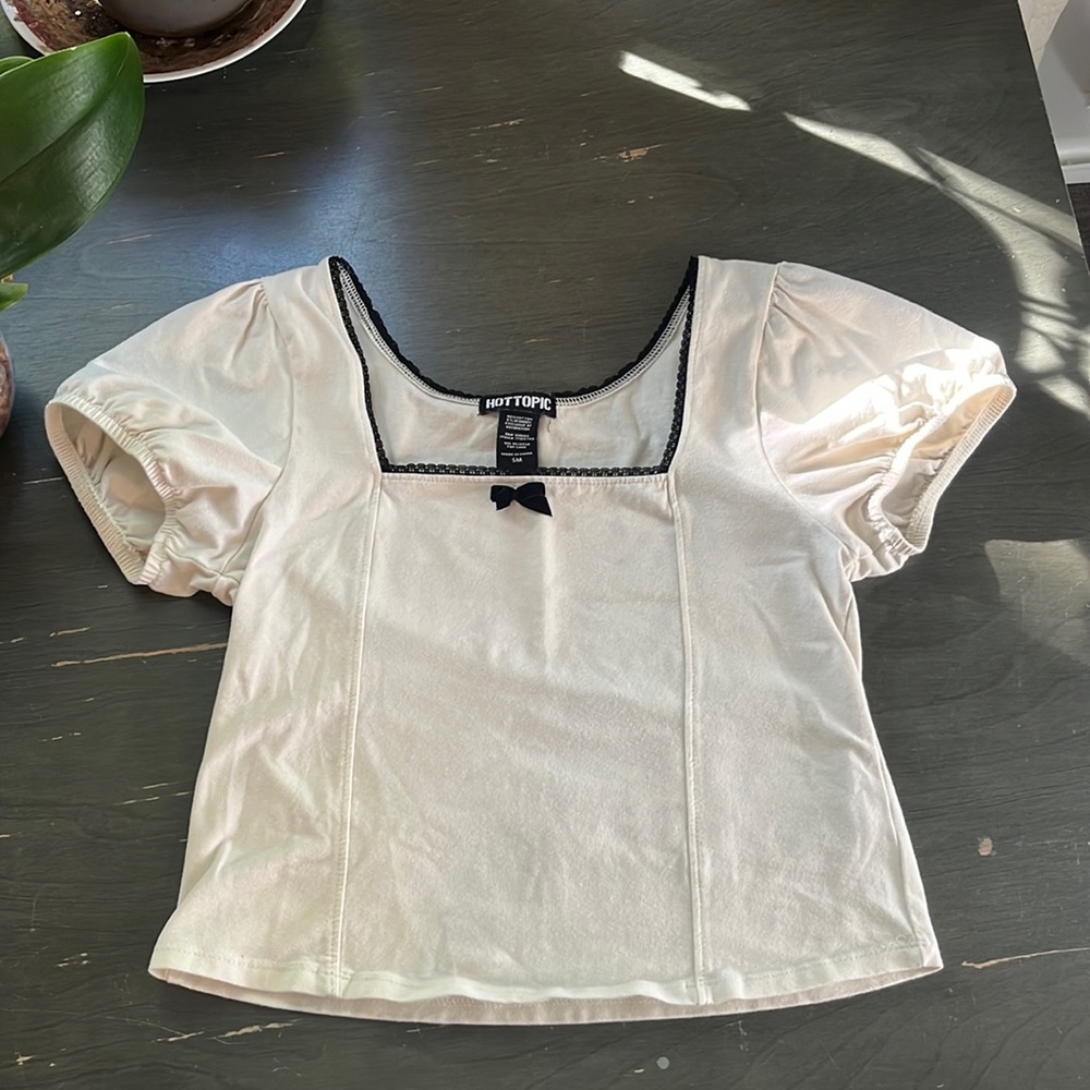 Hot Topic baby tee